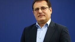 پیام تبریک مدیرعامل بیمه دانا به مناسبت روز کارمند
