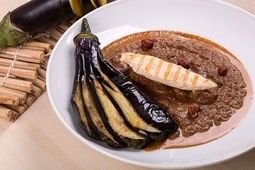 طرز تهیه فندق قاتق ؛ طعمی فراموش شده از دل جنگل های گیلان