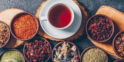 لیست بهترین دمنوش‌های خواب‌آور و طریقه مصرف آنها
