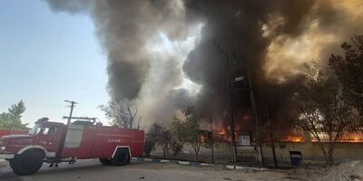 مهار آتش گسترده در شهرک صنعتی اصفهان
