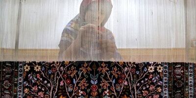 ۹۳ درصد بافندگان فرش دستباف در خراسان جنوبی بیمه نیستند