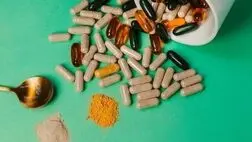 راز اختلاف قیمت مکمل‌ها؛ چرا بیمار در داروخانه بیشتر پول می‌دهد؟
