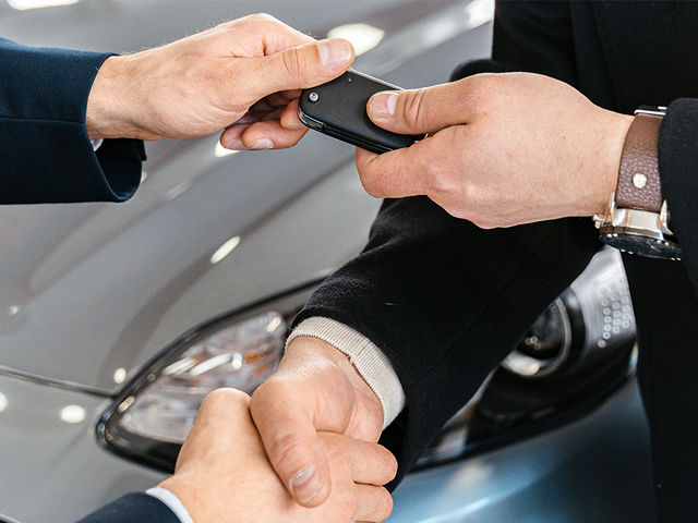 لیزینگ خودرو چیست؟ خرید ماشین لیزینگی چه مزایا و معایبی دارد؟