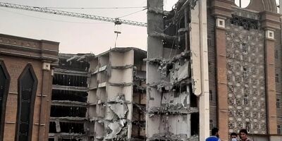 برخورد سنگ به خودرو، عامل فوت یک زن شد 