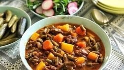 طرز تهیه خوراک لوبیا سبز مجلسی با هویج و آلو
