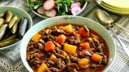 طرز تهیه خوراک لوبیا سبز مجلسی با هویج و آلو
