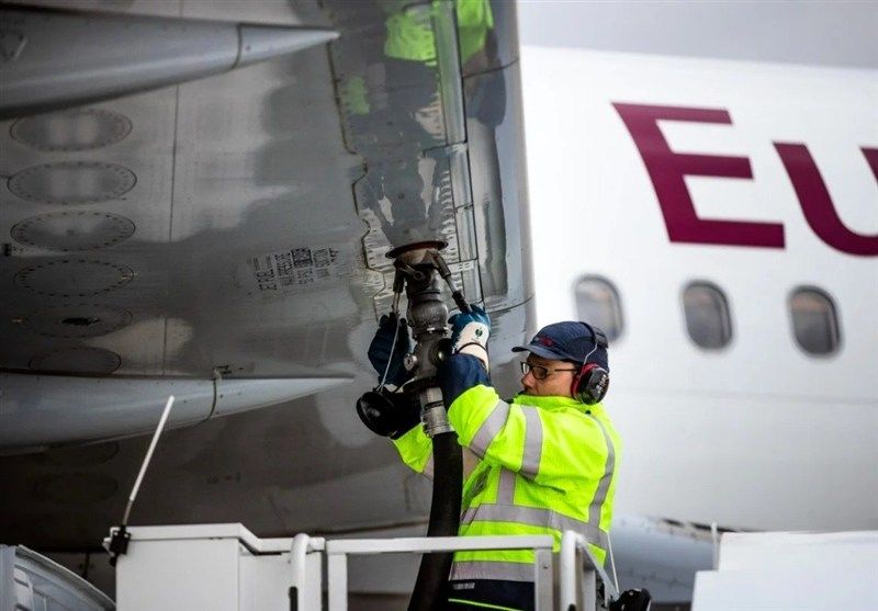 جهش ۱۴۰ درصدی قیمت جهانی سوخت هواپیما با بسته ماندن تنگه هرمز 