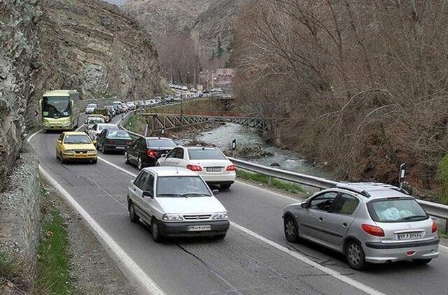 تردد روان در جاده های شمالی کشور/ محورهای کرمان بارانی است