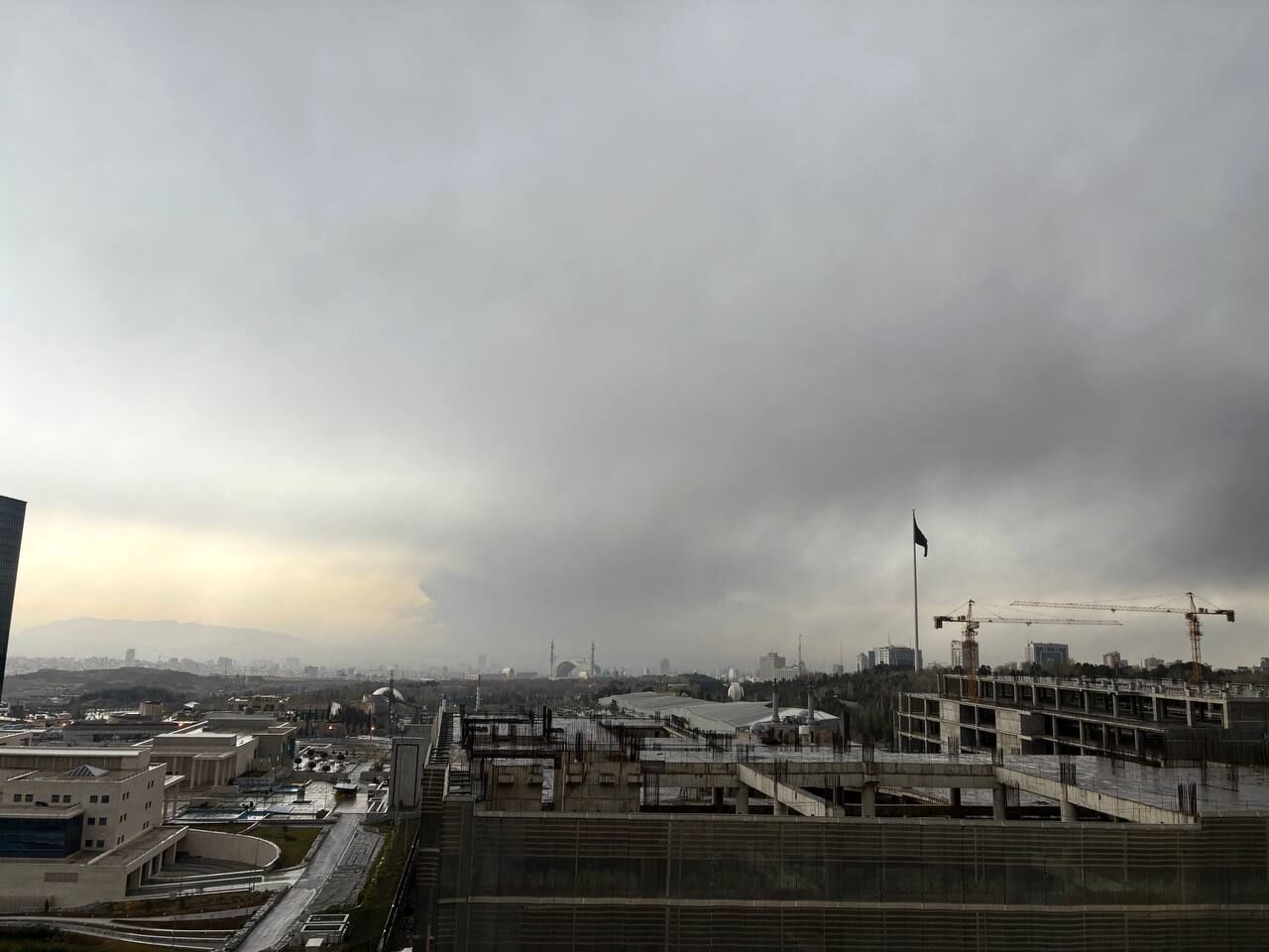 محافظت در برابر باران‌های اسیدی سمی ناشی از انفجار مخازن سوخت
