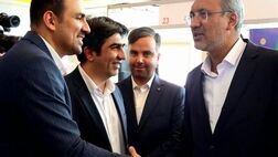 بازدید رئیس‌کل بیمه مرکزی جمهوری اسلامی از غرفه بیمه دی در همایش "بیمه و توسعه"
