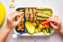 تغذیه سالم در میانسالی، سپری مؤثر در برابر زوال مغز
