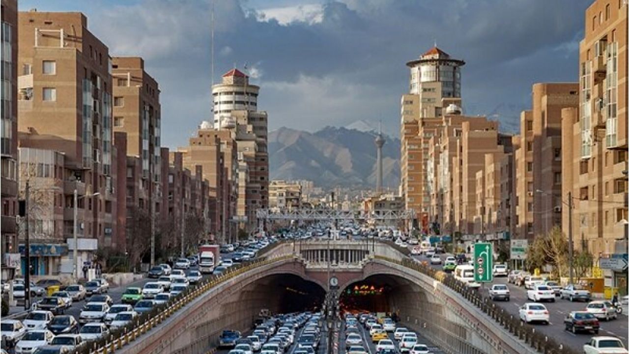 ترافیک پرحجم و سنگین صبحگاهی در معابر و بزرگراههای تهران