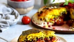 طرز تهیه ته چین آلو اسفناج با مرغ و گوشت در فر و قابلمه
