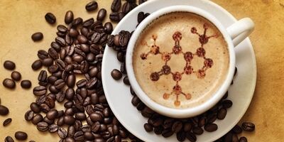 چطور بدون وابستگی به کافئین، خستگی را از خود دور کنیم؟
