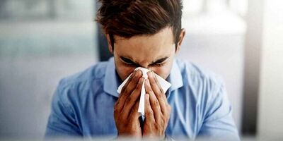 نگهداشتن عطسه چه خطراتی ایجاد می‌کند؟