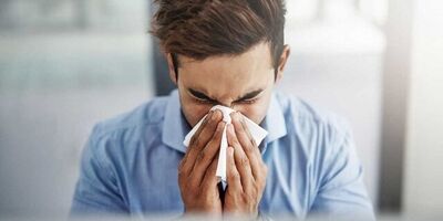 نگهداشتن عطسه چه خطراتی ایجاد می‌کند؟