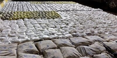 کشف ۳۰ کیلو و ۵۵۶ گرم مواد مخدر توسط ماموران گمرک بازرگان

