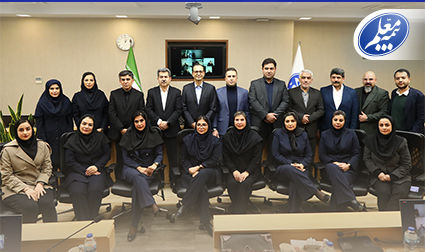 تقدیر از نمایندگان برتر جشنواره فروش بیمه معلم
