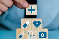 راهنمای جامع بهترین بیمه تکمیلی درمان در سال ۱۴۰۴