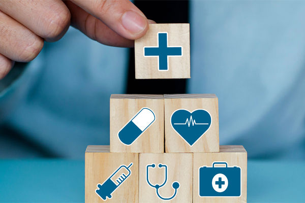 راهنمای جامع بهترین بیمه تکمیلی درمان در سال ۱۴۰۴