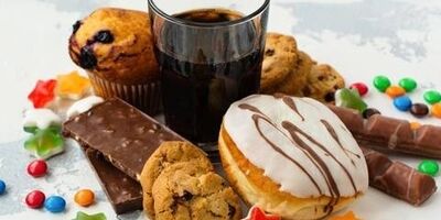 نوشابه مضرتر است یا شکلات؟
