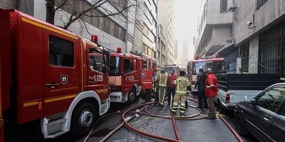 
آتش‌سوزی ۱۰ فروند شناور در اسکله جوادالائمه پارسیان