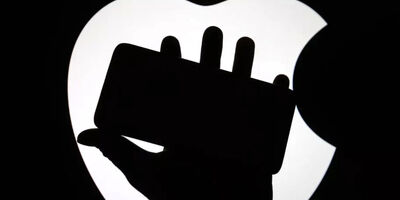اپل به مناسبت ۲۰ سالگی آیفون احتمالاً گوشی تمام صفحه عرضه می‌کند
