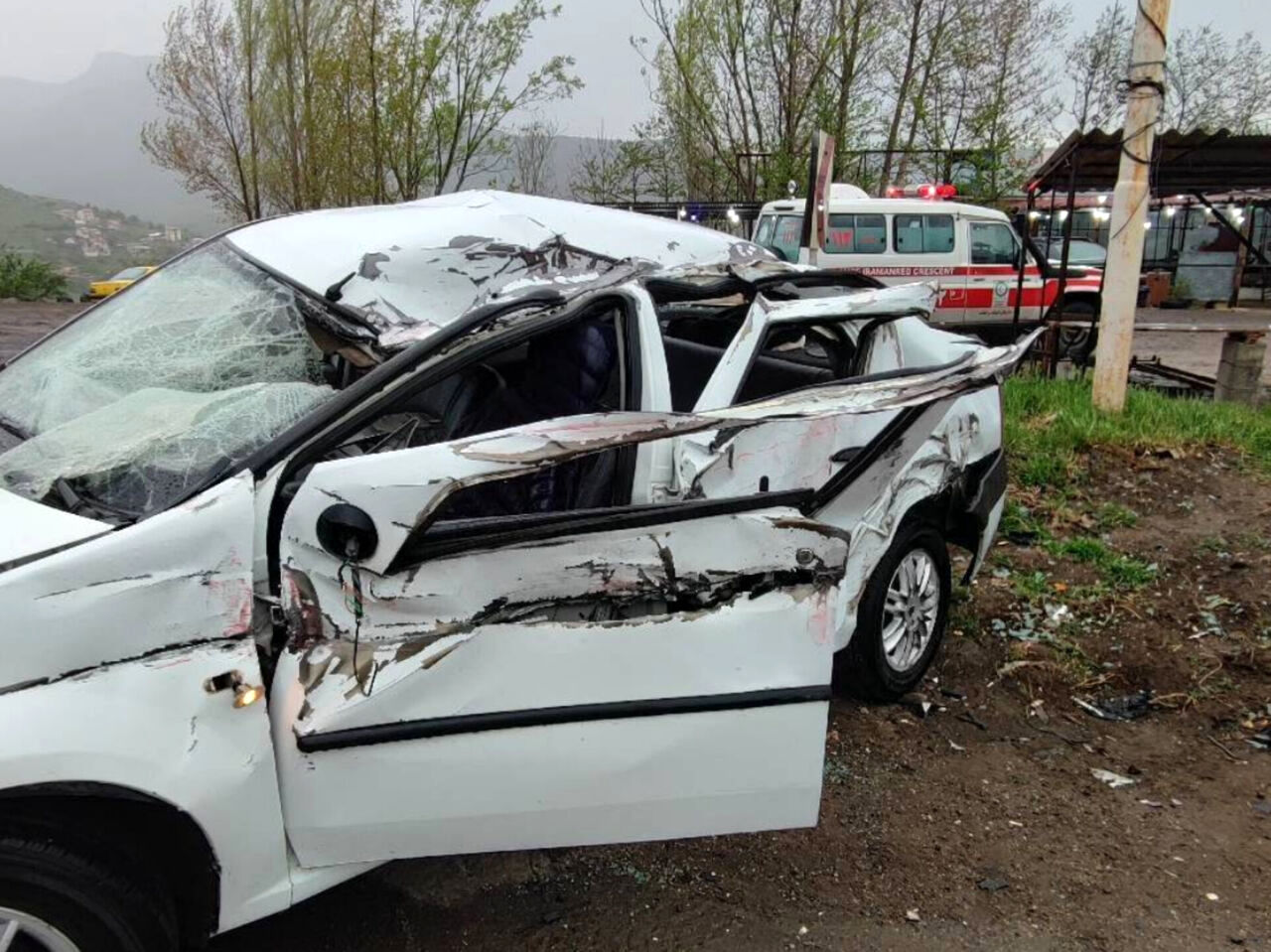 تصادف زنجیره‌ای در مرند؛ نقص ترمز تریلی ۶ نفر را راهی بیمارستان کرد
