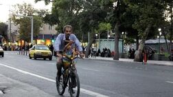 تردد دوچرخه در معابر شلوغ ممنوع است