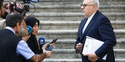 وزیر نفت شایعه استعفای خود را تکذیب کرد