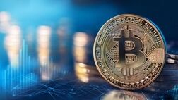 
افت ۵۰ درصدی قیمت بیت‌کوین؛ فرصت خرید یا آغاز دوره نزولی؟