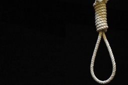 
دو سارق مسلح در دزفول به دار مجازات آویخته شدند