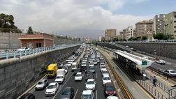 ترافیک سنگین پایتخت به دلیل لغزندگی معابر