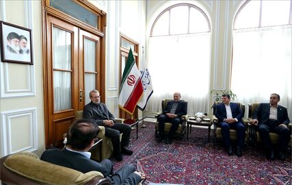 دیدار لاریجانی با مدیران بیمه مرکزی