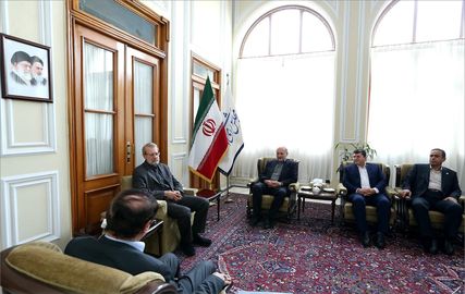 دیدار لاریجانی با مدیران بیمه مرکزی