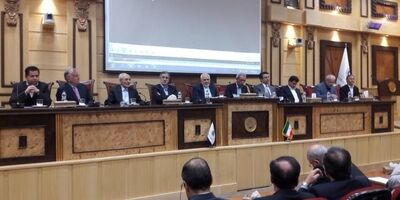 کشور نیازمند اصلاح و بازبینی تصمیمات گذشته خود است / نباید مردم را از خود ناامید کنیم/ تصمیم‌گیران از اتخاذ تصمیمات سخت اما اثرگذار پرهیز می‌کنند