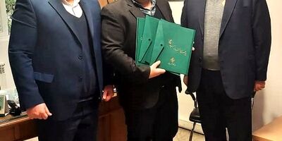 بیمه‌نامه اندوخته دار امید پنج میلیارد ریالی در شعبه تهران مرکزی بیمه کارآفرین صادر شد