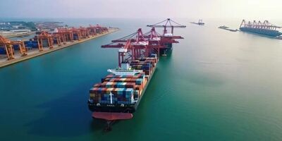 ظرفیت پذیرش یک بندر تجاری در امارات به ۱۱ میلیون کانتینر می رسد