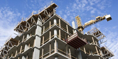 کارگران ساختمانی برای بیمه شدن در سامانه رفاهی ثبت نام کنند
