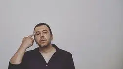 قیمت ۵ بلیت تئاتر ما به اندازه یک همبرگر است