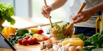 کدام غذاها بدن ما را در برابر آلاینده‌ها مقاوم می کند؟