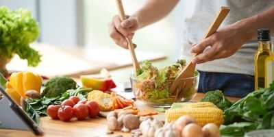 کدام غذاها بدن ما را در برابر آلاینده‌ها مقاوم می کند؟