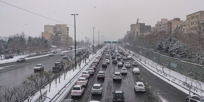 برف همچنان میهمان تهرانی‌ها