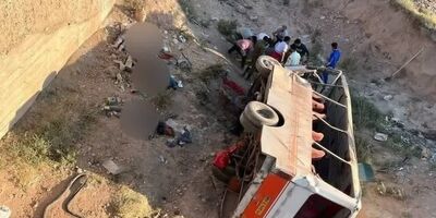 افزایش فوتی‌های واژگونی مینی‌بوس در ورزقان به ۱۰ کشته/ تشریح علت بروز حادثه