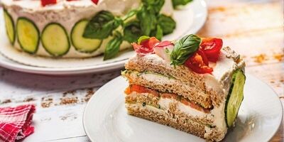 طرز تهیه کیک پنیر سبزی؛ سالم‌ترین فینگرفود مهمونی
