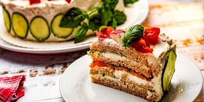 طرز تهیه کیک پنیر سبزی؛ سالم‌ترین فینگرفود مهمونی