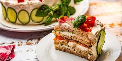 طرز تهیه یک کیک عاشقانه برای مراسم های خاص
