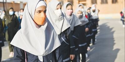 دریافت پول از والدین بابت روپوش دانش آموزان در مدارس ممنوع!