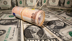 دستگیری باند دلالان ارز تقلبی در میدان آزادی
