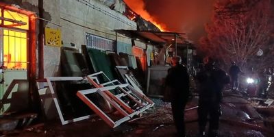 آتش‌سوزی صنایع چوبی مشهد/ کارگران آسیب ندیدند
